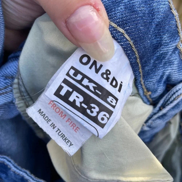 BOOHOO DISTRESSED SKINNY MOM JEANS - Picture 4 of 5